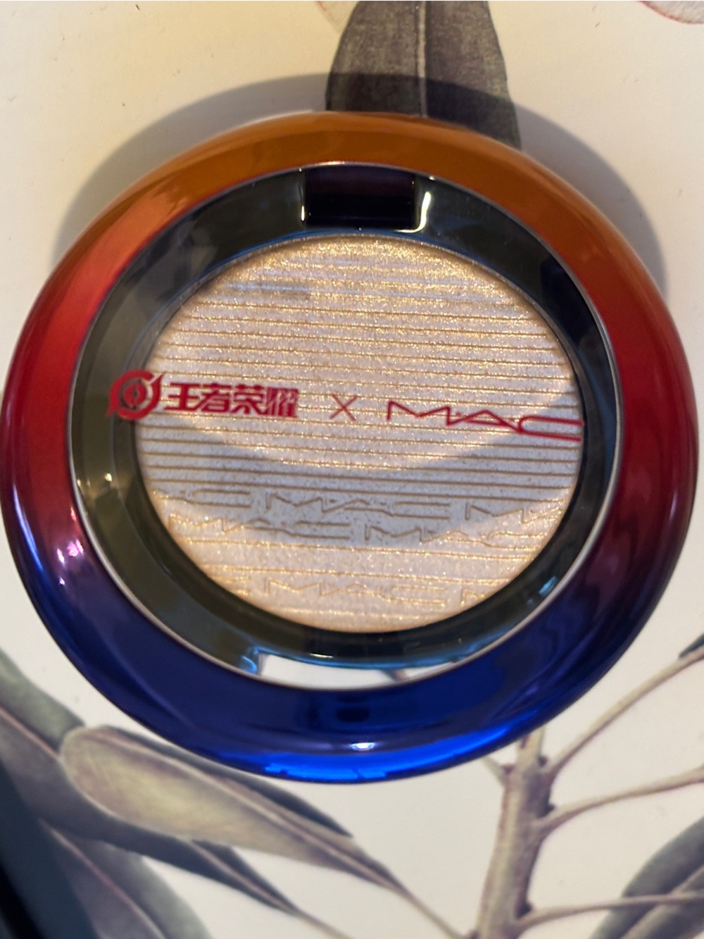 MAC “Double Gleam” Extra Dimension Powder - Picture 4 of 5